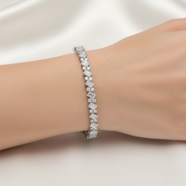 TILTED EMERALD/ROUND DIAMOND TENNIS BRACELET